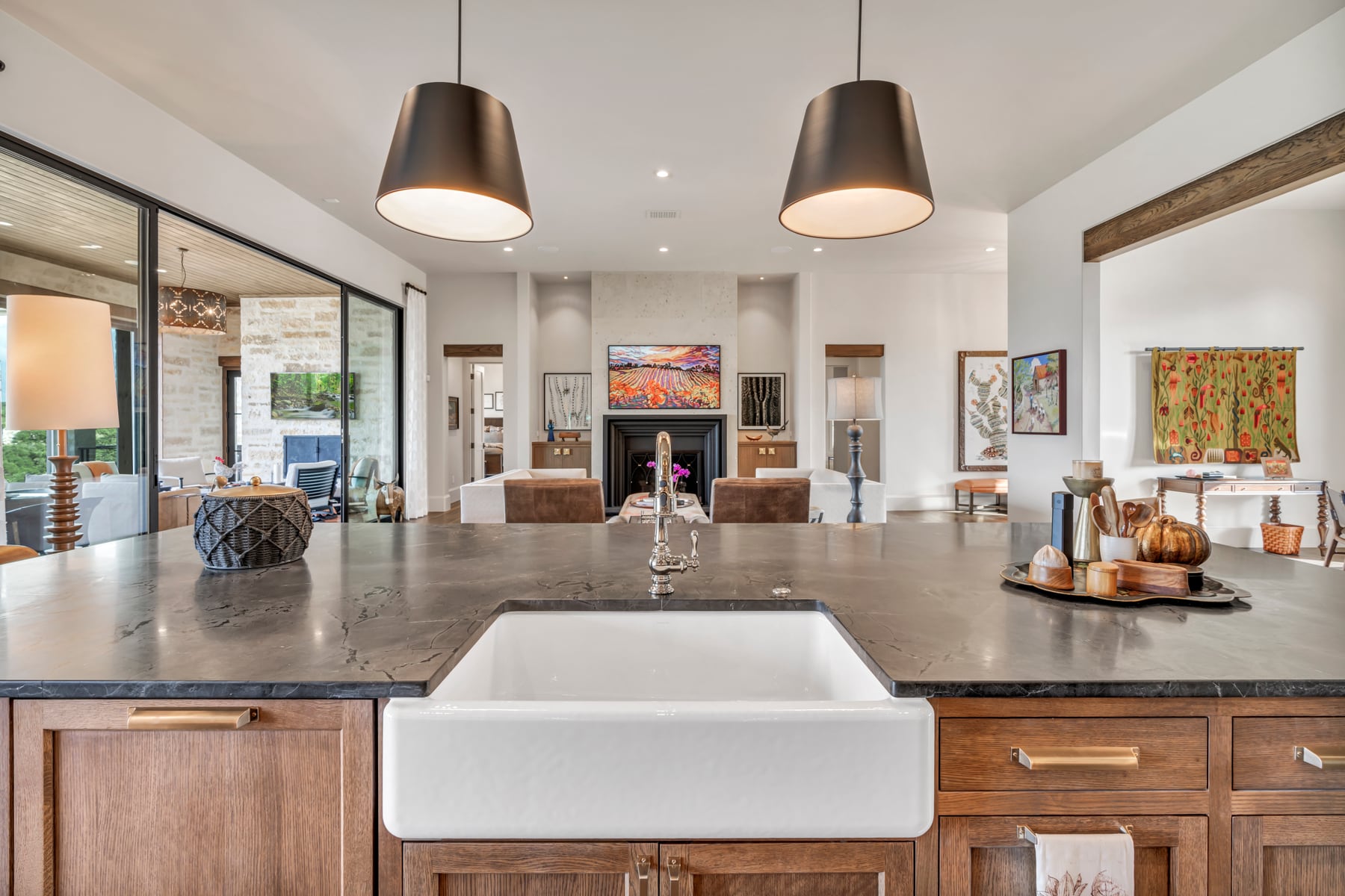 High-end Central Texas kitchen showing move-up and luxury home finishes