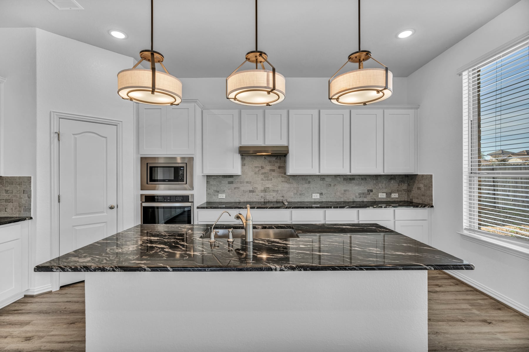 Newer Central Texas kitchen in a master-planned community home