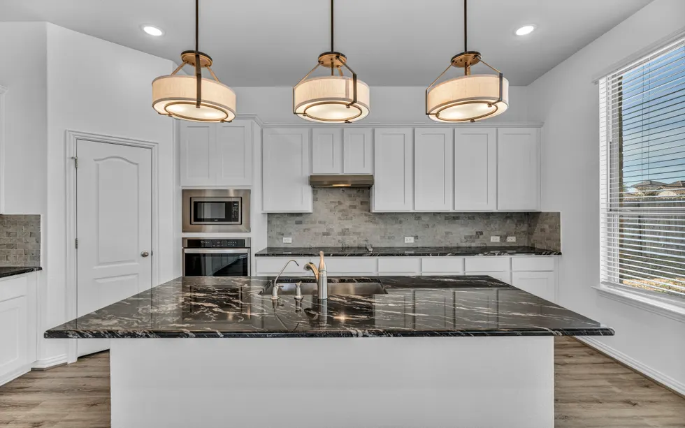 Newer Central Texas kitchen in a master-planned community home