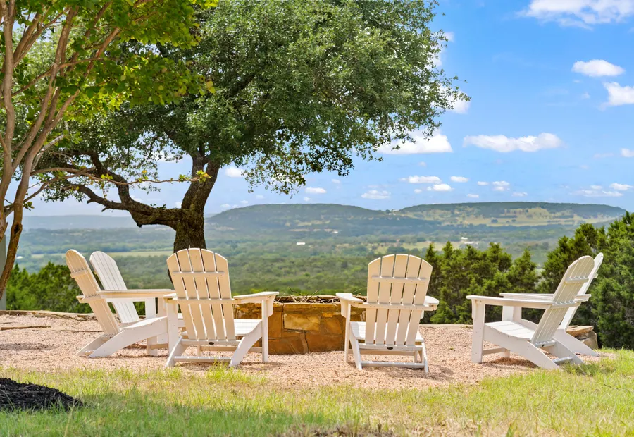 Hill Country overlook with open views and room to spread out