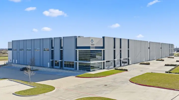 New Central Texas commercial development reflecting infrastructure and special-district growth